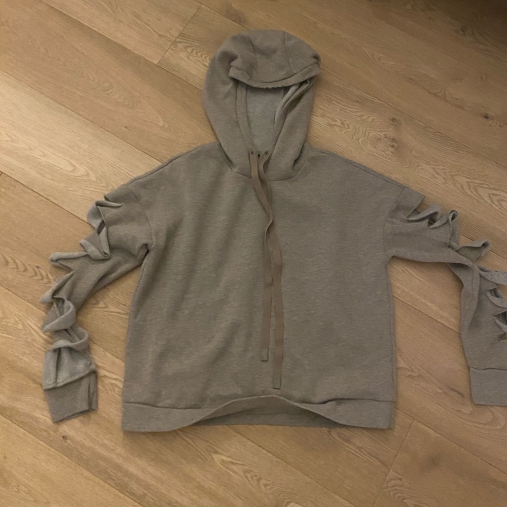 Alo yoga sweatshirt